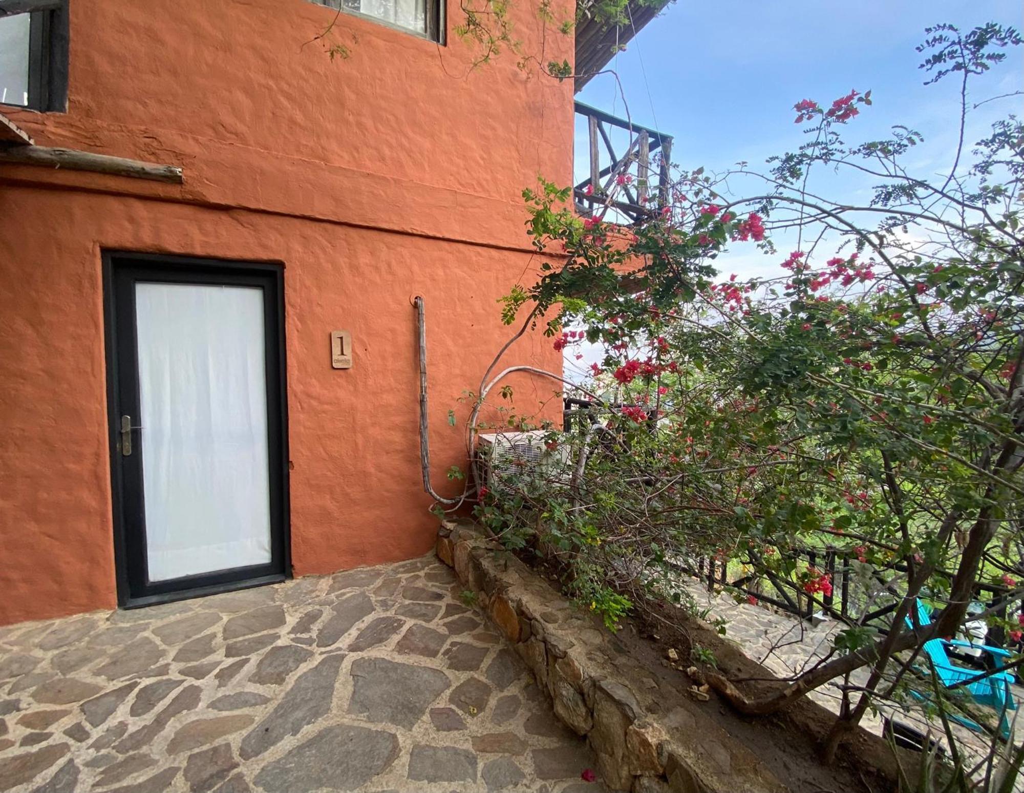Akela Gaira Hotel — Photos 1